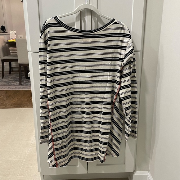 RED Thread Long-Sleeve Striped Top XXL - Picture 2 of 6